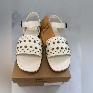 Frye & Co. Brooklyn Adjustable Strap Flat Sandal Winter White  Women’s 9.5 M